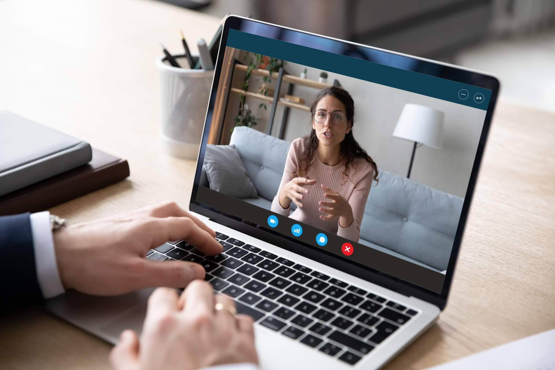 ¿Cuáles son las ventajas e inconvenientes de la terapia online? Espacio Oasis