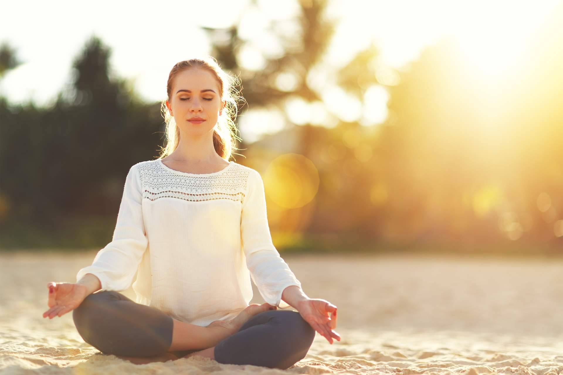 Aprender a meditar en 5 pasos sencillos a través del curso de meditación de Escuela Transformacional