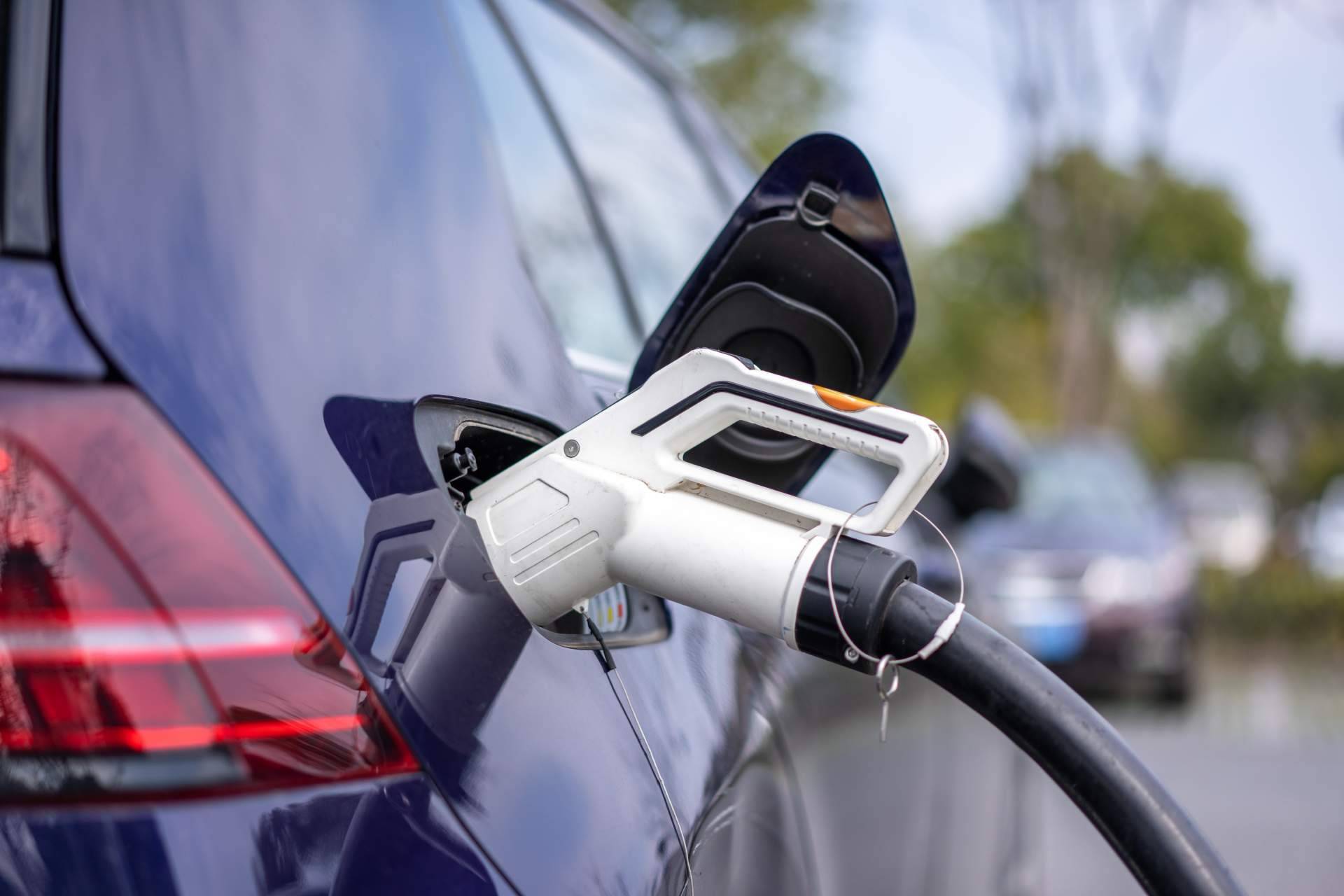 La importancia de disponer de un punto de recarga para el coche eléctrico