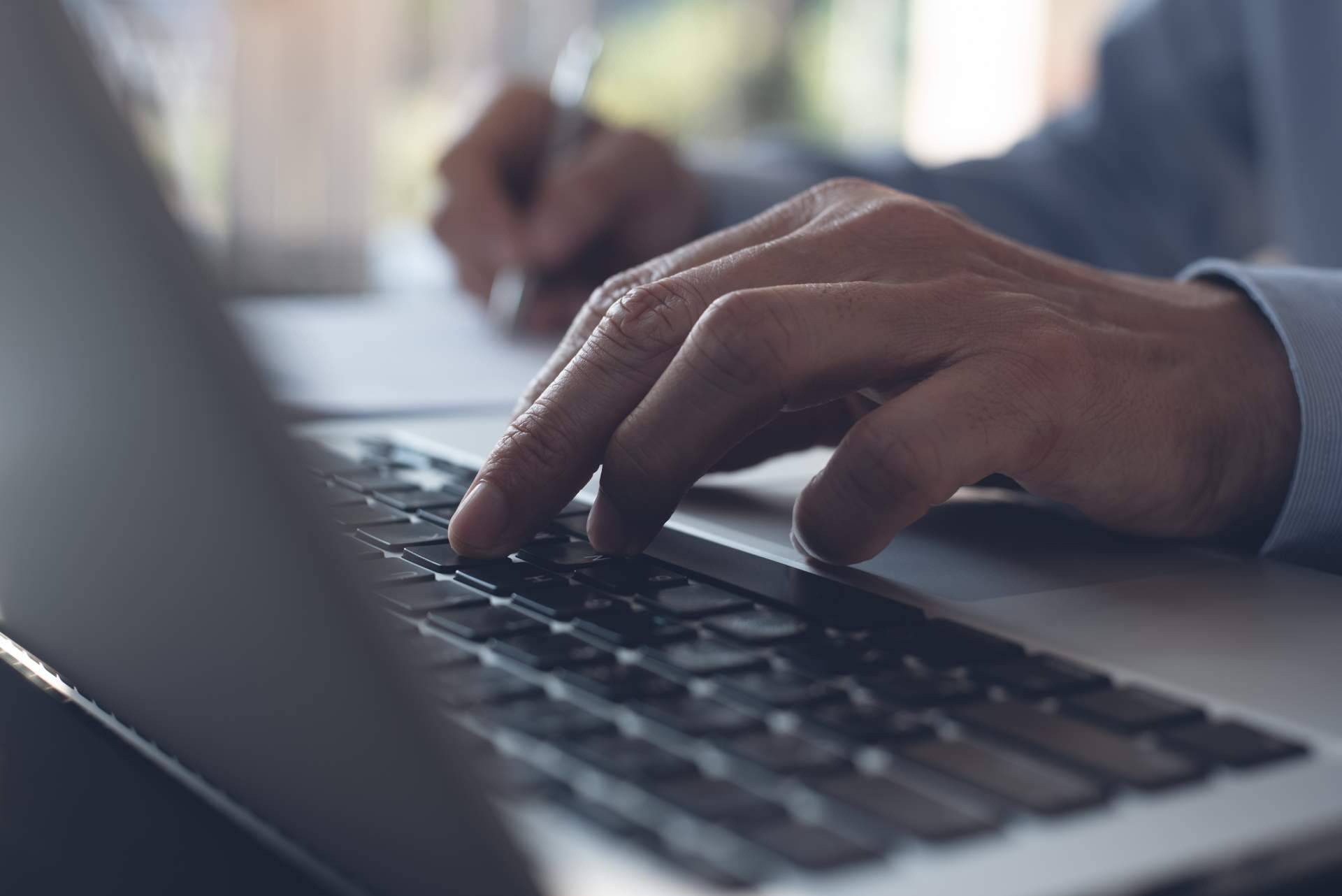 Micro-conversiones en Google Ads para fortalecer sitios web, con Luis Flores
