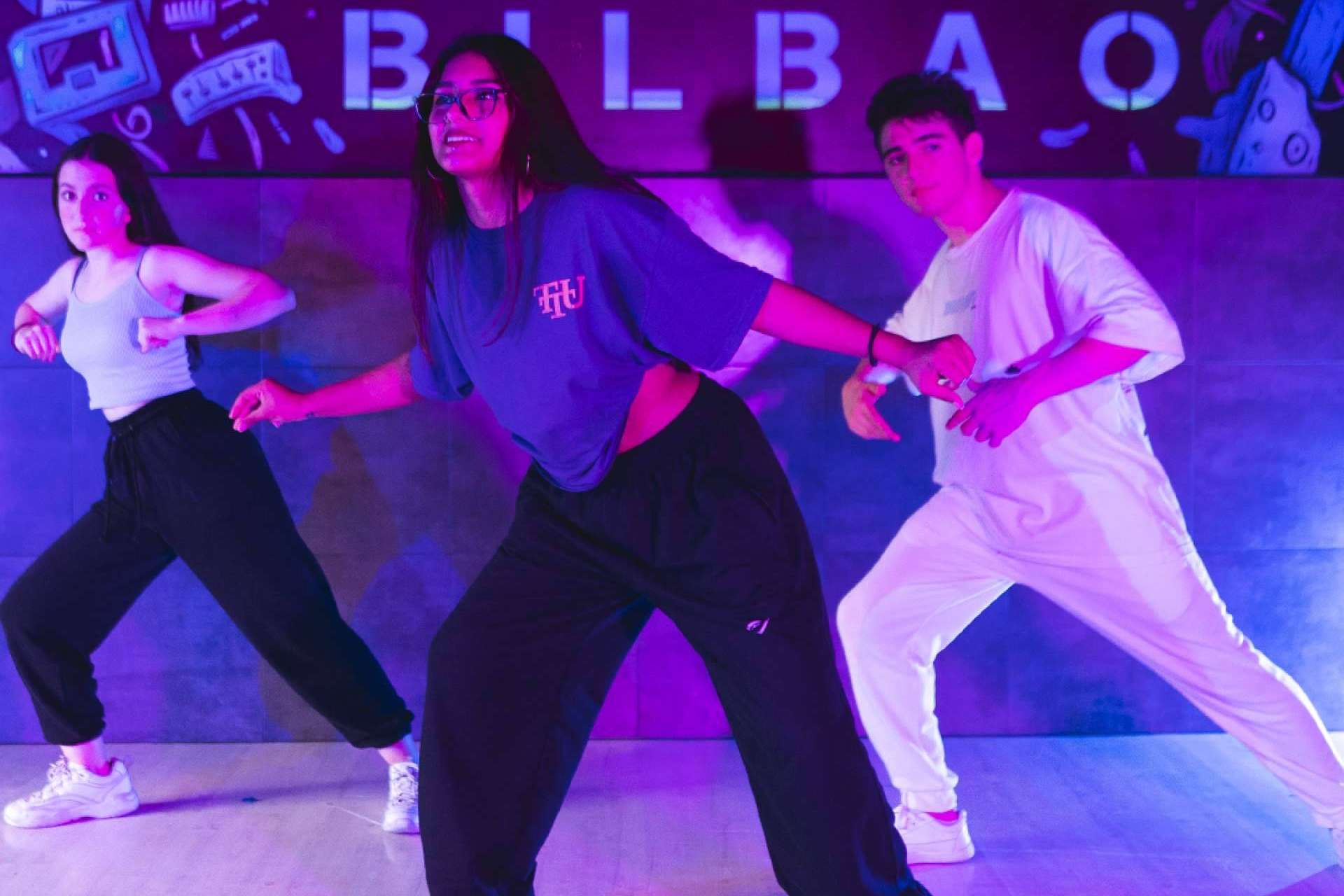 Los estilos de baile de moda en la escuela de danza DENA BILBAO