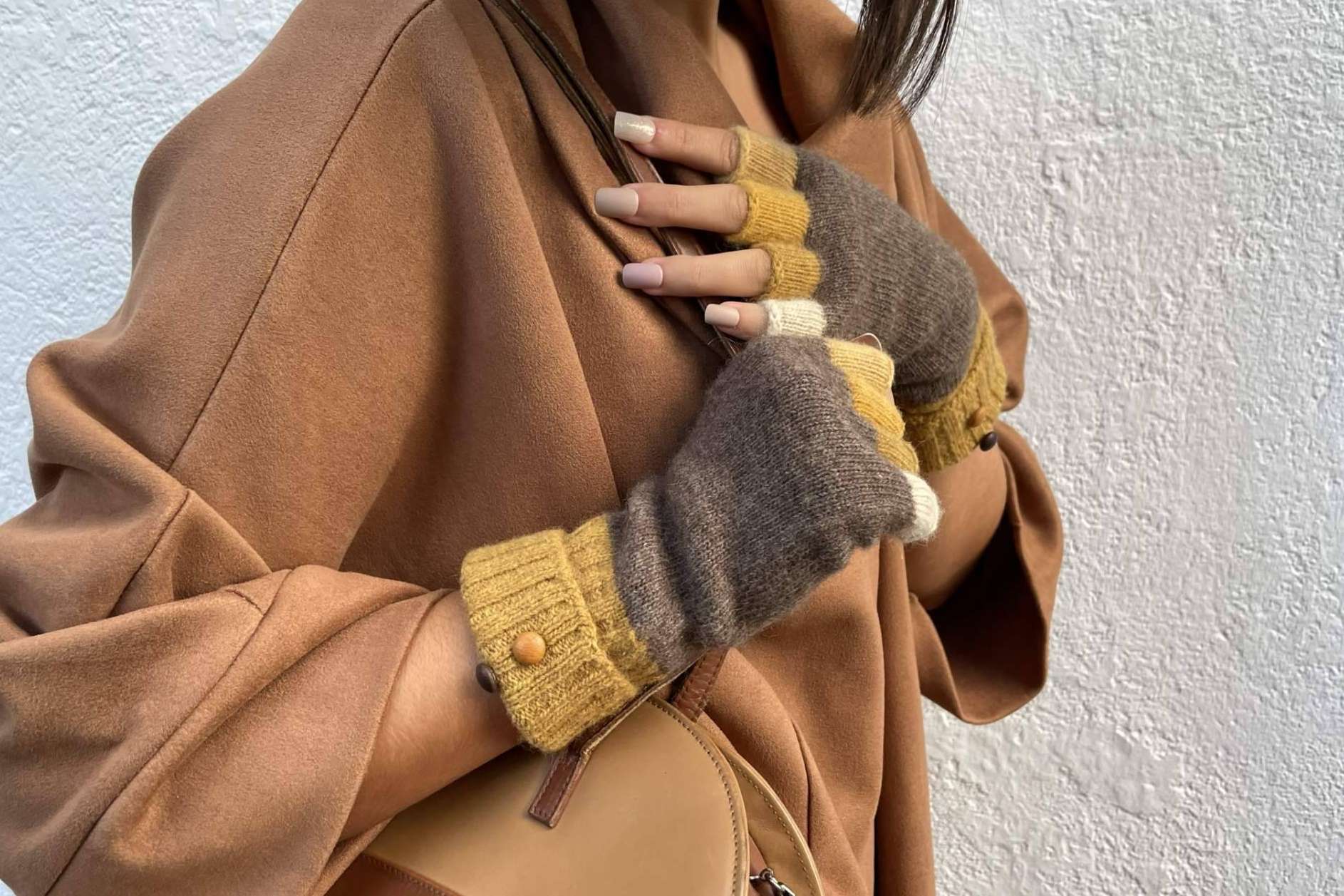 Santacana y su oferta en guantes mitones, el complemento de moda