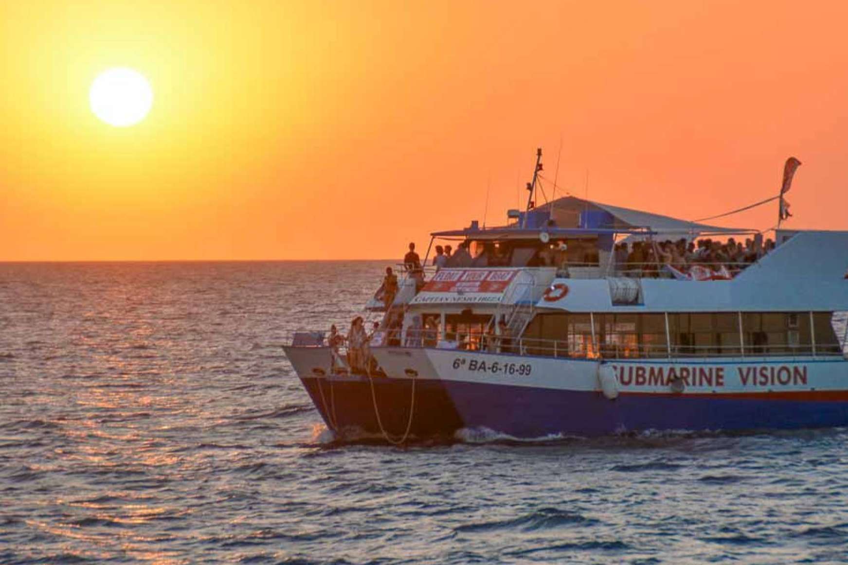 Reservar un crucero por Ibiza para explorar las calas de la isla