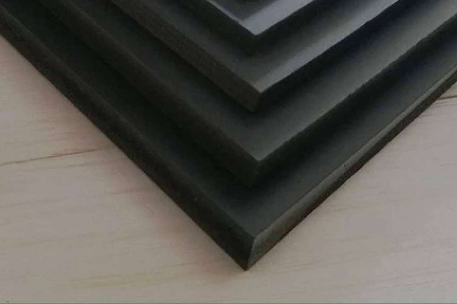 WoodAddicts y su extenso catálogo de láminas de PVC espumosas