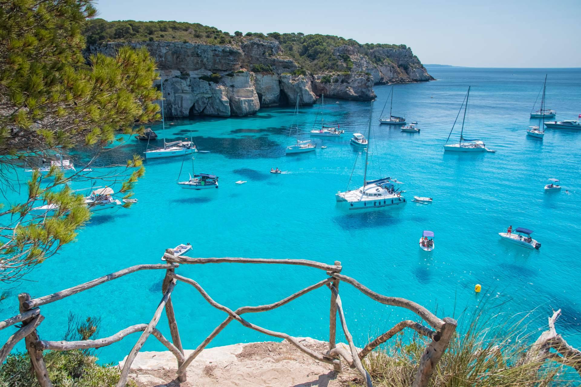 Mar en Calma y sus excursiones en barco Menorca para descubrir la isla
