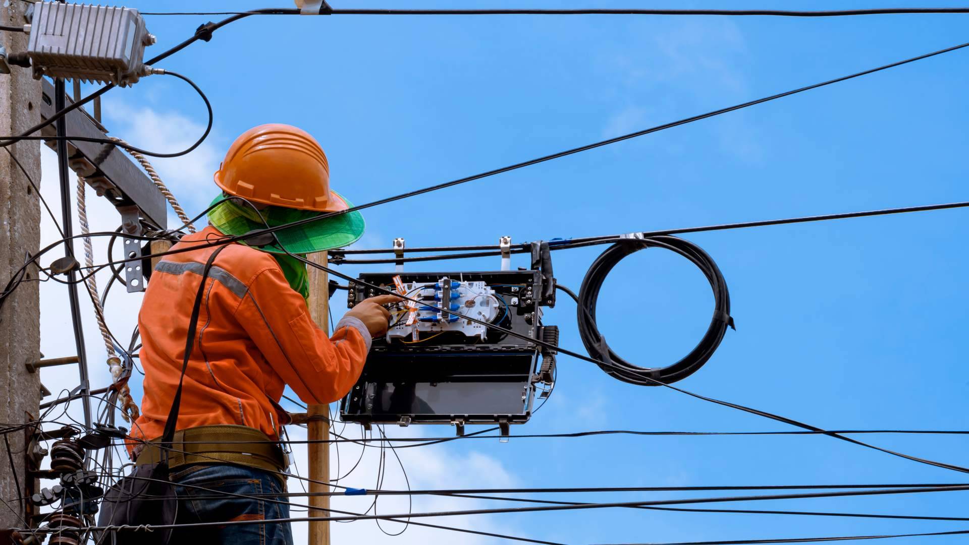 ¿Qué es la fibra óptica plástica?, por Actelser