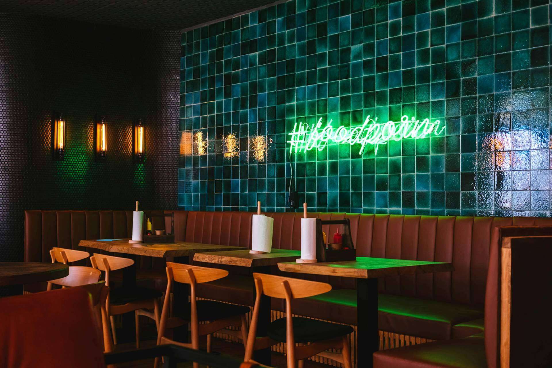 En el interiorismo de restaurantes, el poder de la iluminación de la mano de INDAStudio
