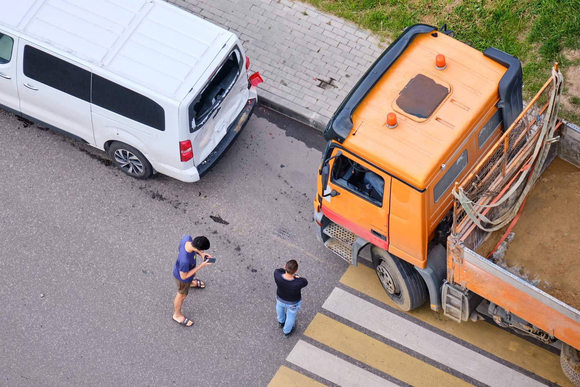 Compra de coches averiados; del abandono al reciclaje con recogida gratuita