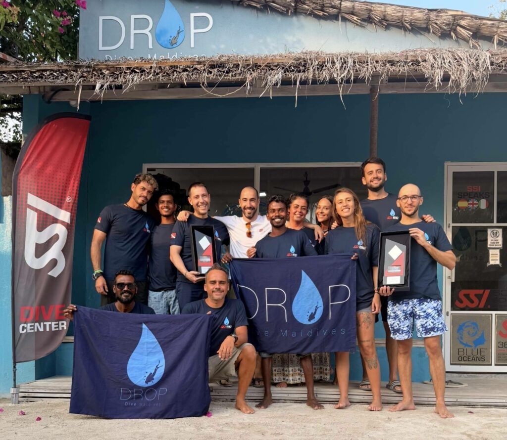 Drop dive Maldives supera a todos los resorts y se posiciona como el cetro de buceo número 1 de Maldivas